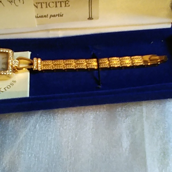 Jacqueline Kennedy's Gold Plated Watch - Picture 4 of 14